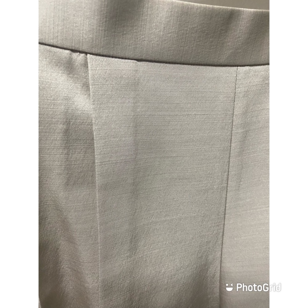 The Row Wionda wide-leg in stretch wool with relaxed cuffed leg - Picture 10 of 11